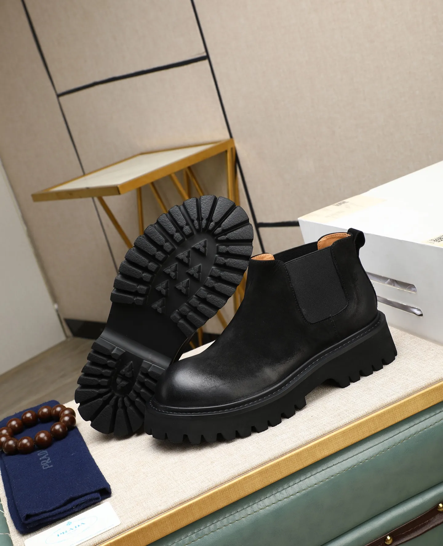 Men's men's shoes 💰580 high-end version. PRADA (Prada) men's casual style, compare the quality at the counter 🧚🏿♂️Imported cowhide fabric 🐎Water-dyed comfortable and soft cowhide lining for feet 🐂Genuine leather outsole with label 🎉 Size 38-44. Can be customized for 45💥🏆